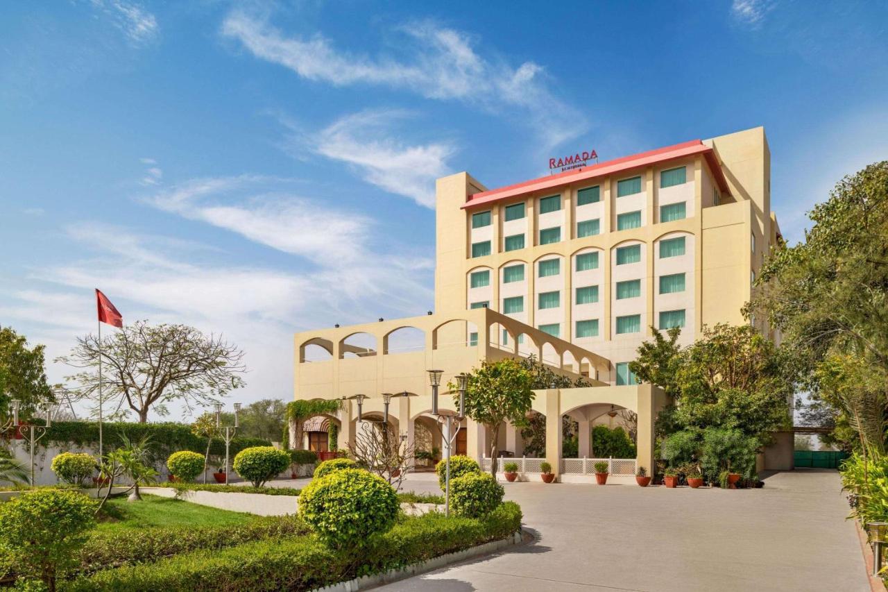 Ramada By Wyndham Jaipur Jaisinghpura Hotel Exterior foto