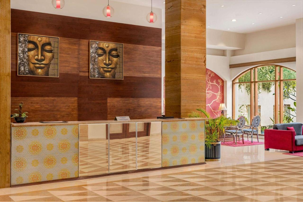 Ramada By Wyndham Jaipur Jaisinghpura Hotel Exterior foto