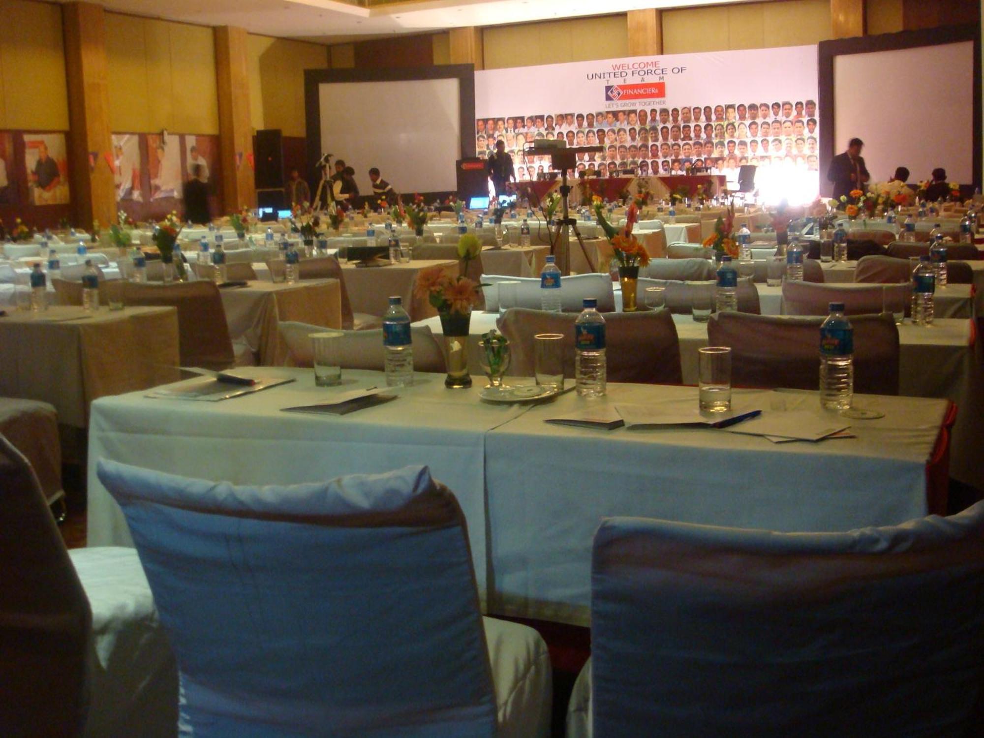 Ramada By Wyndham Jaipur Jaisinghpura Hotel Exterior foto