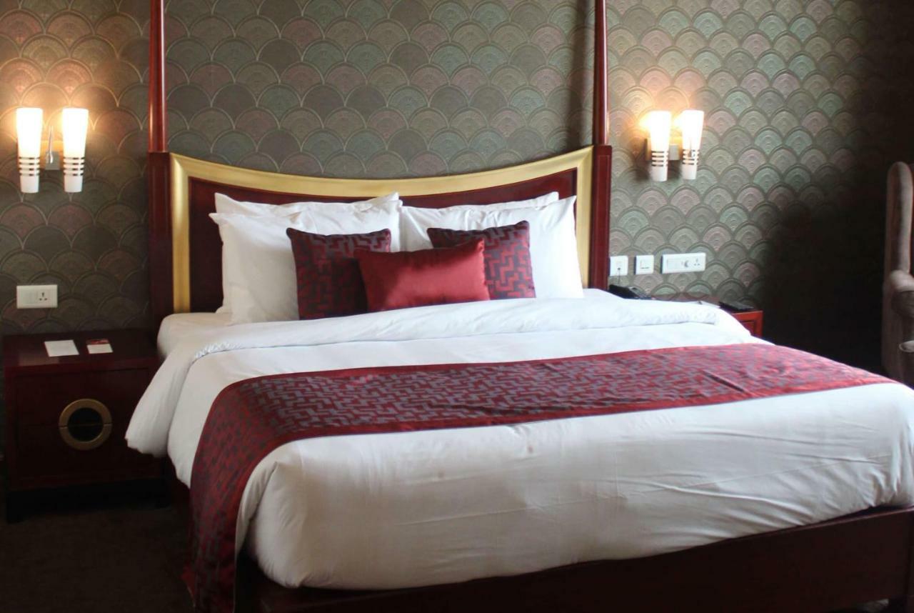 Ramada By Wyndham Jaipur Jaisinghpura Hotel Exterior foto