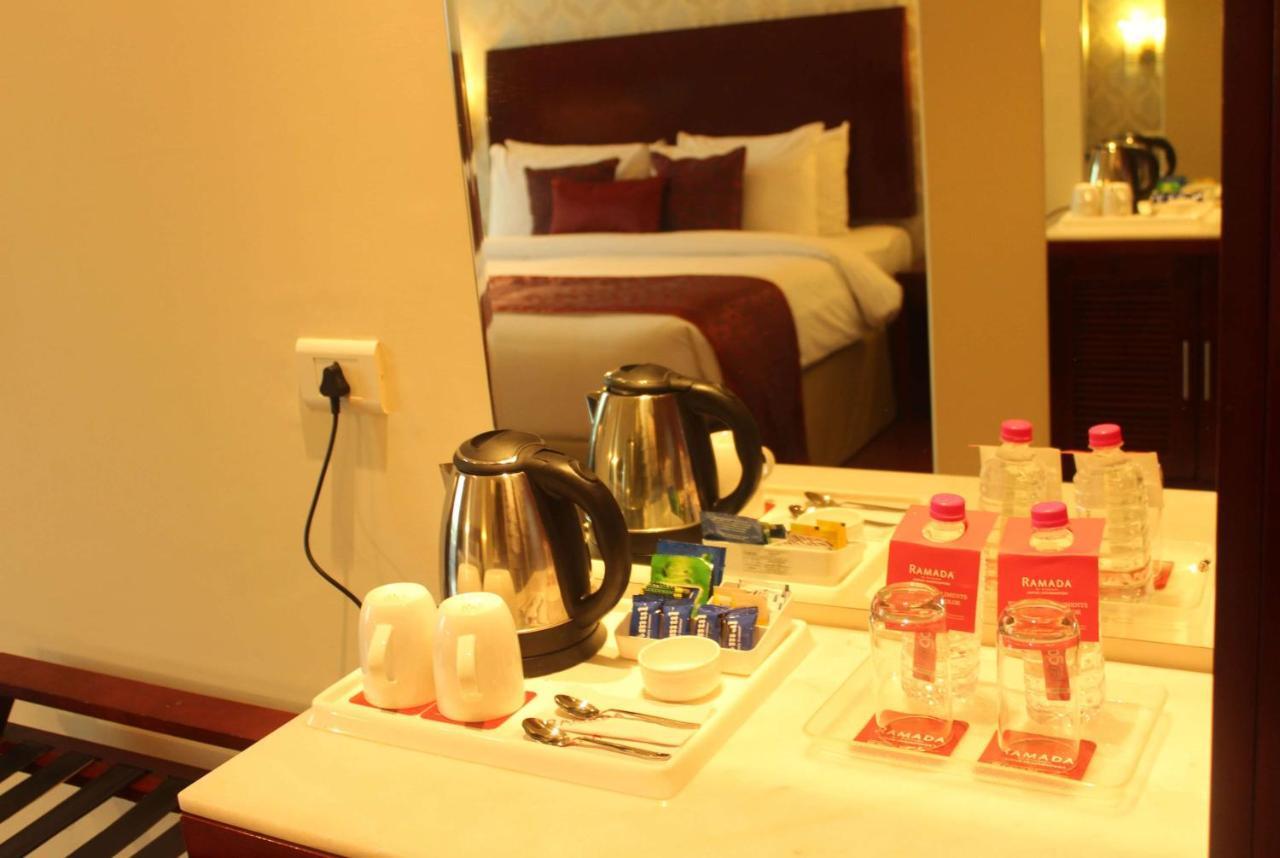 Ramada By Wyndham Jaipur Jaisinghpura Hotel Exterior foto
